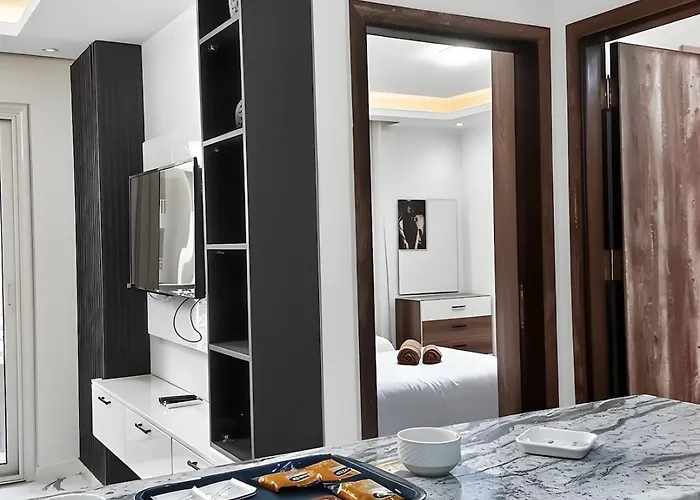 Apartment Hub Luxury On The Pool